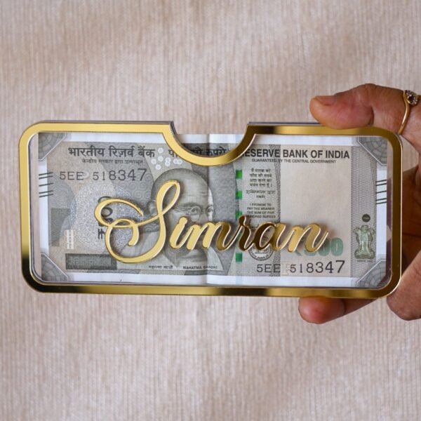 Customizable haq mahr gift envelope in golden and transparent colors; it can hold up to 20 notes. This envelope is perfect for elegantly presenting gift money, creating a memorable impression with a customizable name.